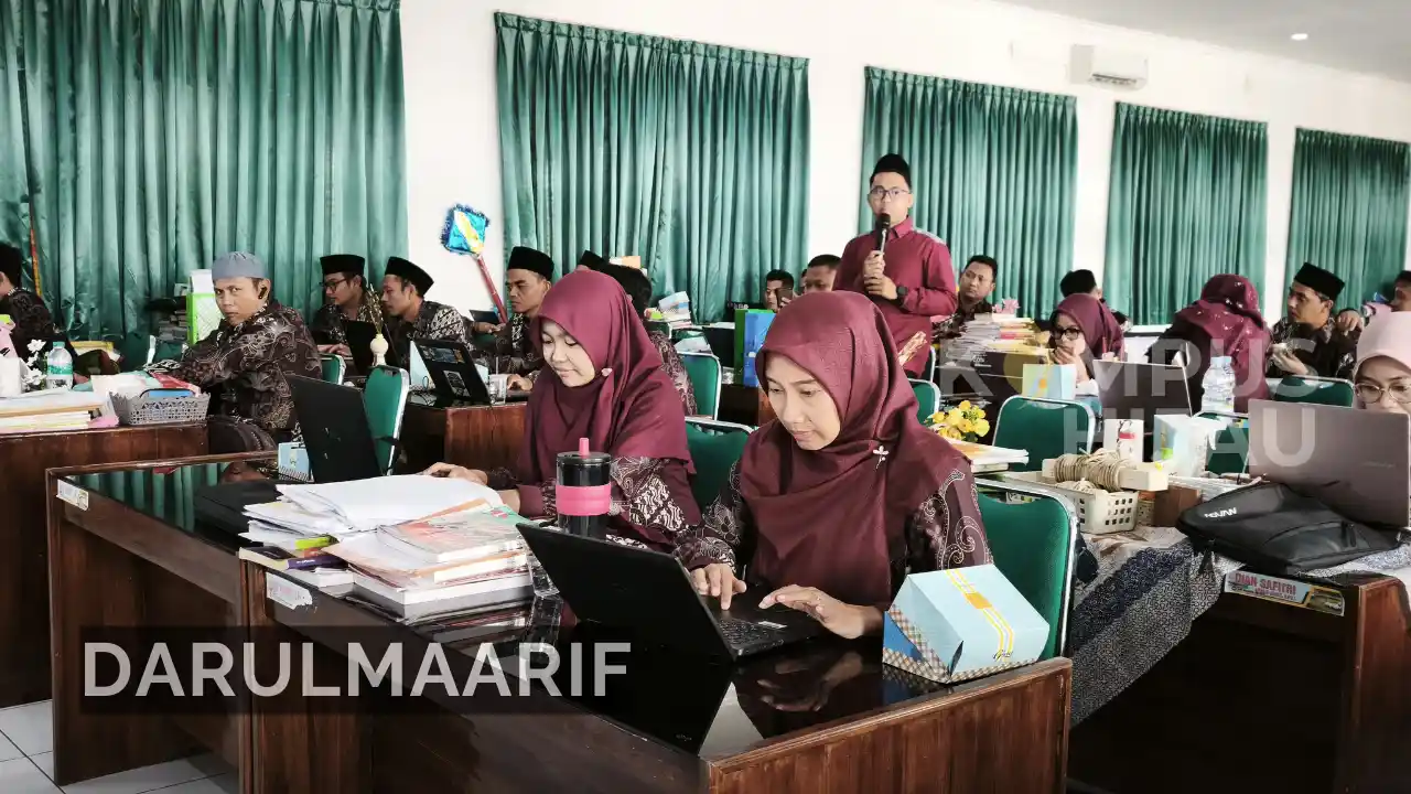 SMP NU Darul Ma’arif Gelar Pelatihan Digitalisasi Pembelajaran, Dorong Guru Adaptif Hadapi Era Pendidikan Modern